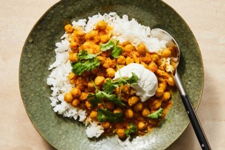 Saland-e Nakhod (Chickpea Yogurt Stew)
