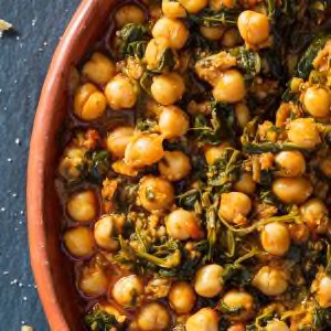 Espinacas con Garbanzos (Andalusian Spinach and Chickpeas)