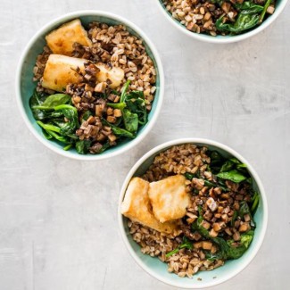 Vegan Farro Bowl with Tofu, Mushrooms, and Spinach Vegan Farro Bowl with Tofu, Mushrooms, and Spinach