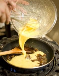 Khorma Tokhme Morgh (Dates and eggs) Khorma Tokhme Morgh (Dates and eggs)
