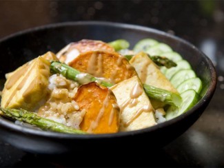 Rice Bowl with Grilled Tofu, Sweet Potatoes and Peanut Sauce Rice Bowl with Grilled Tofu