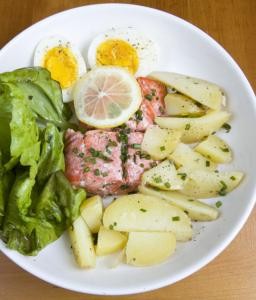 Salmon Salad with Potatoes, Eggs, and Leafy Greens Salmon Salad with Potatoes, Eggs, and Leafy Greens