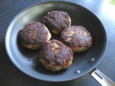 Recipe Photo: Bluefish Cakes with Spicy Mayo 